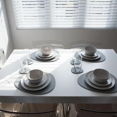 Beautiful, Spacious 1 Bed Flat Brentwood Eksteriør billede