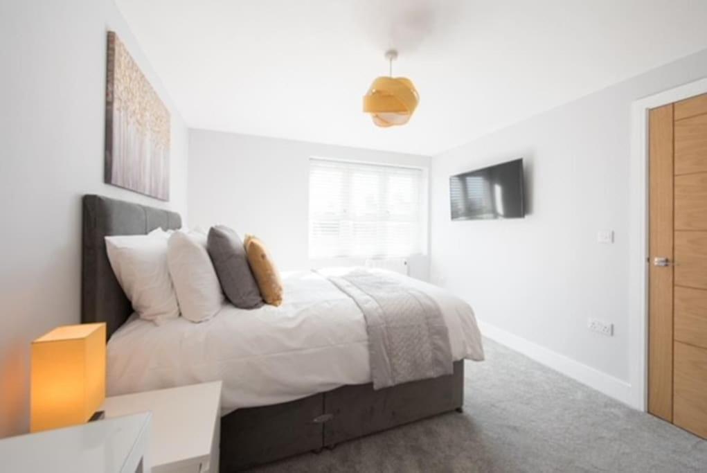 Beautiful, Spacious 1 Bed Flat Brentwood Eksteriør billede