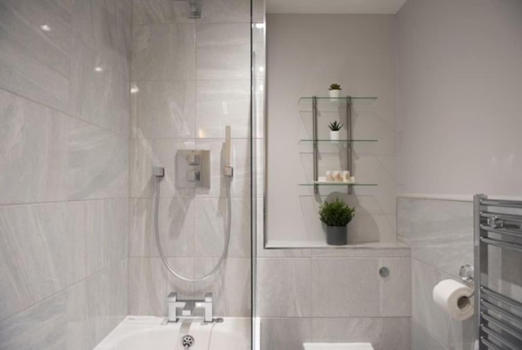 Beautiful, Spacious 1 Bed Flat Brentwood Eksteriør billede