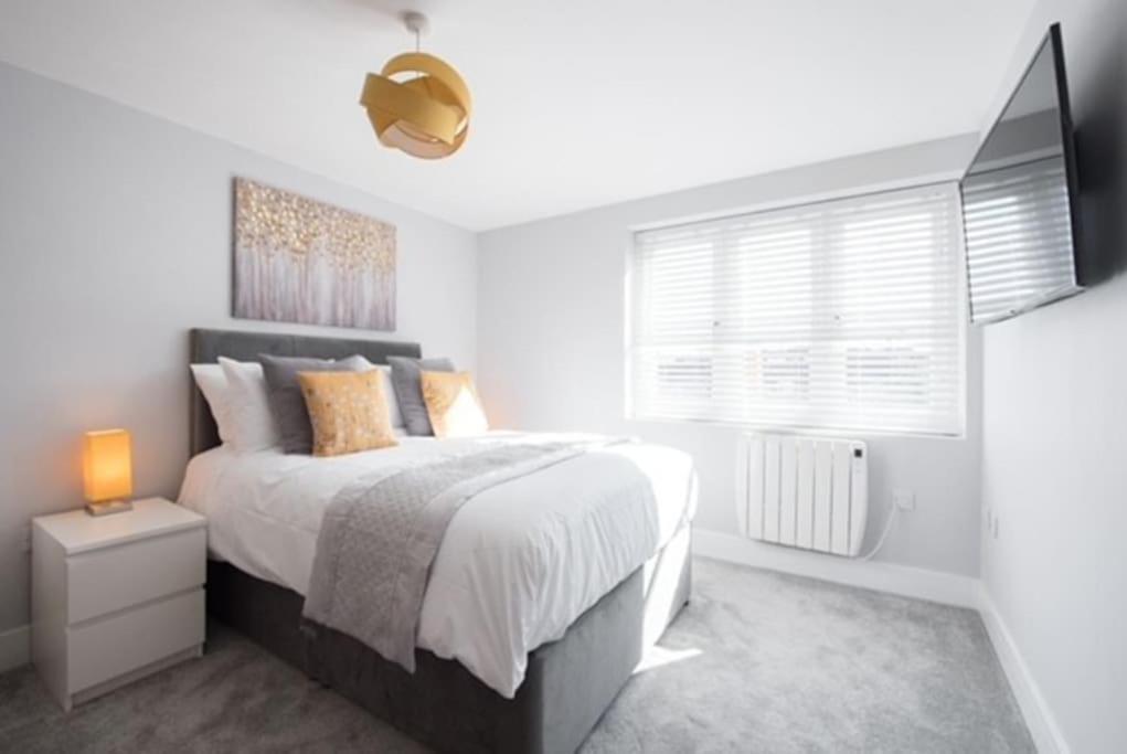 Beautiful, Spacious 1 Bed Flat Brentwood Eksteriør billede
