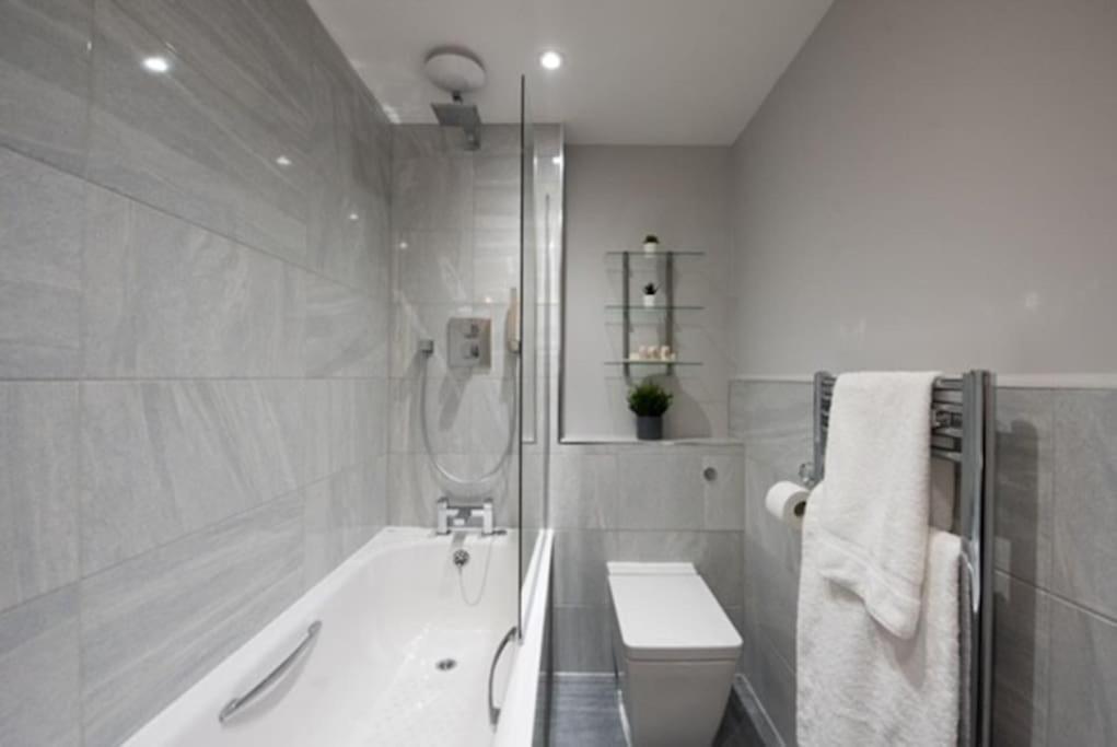 Beautiful, Spacious 1 Bed Flat Brentwood Eksteriør billede